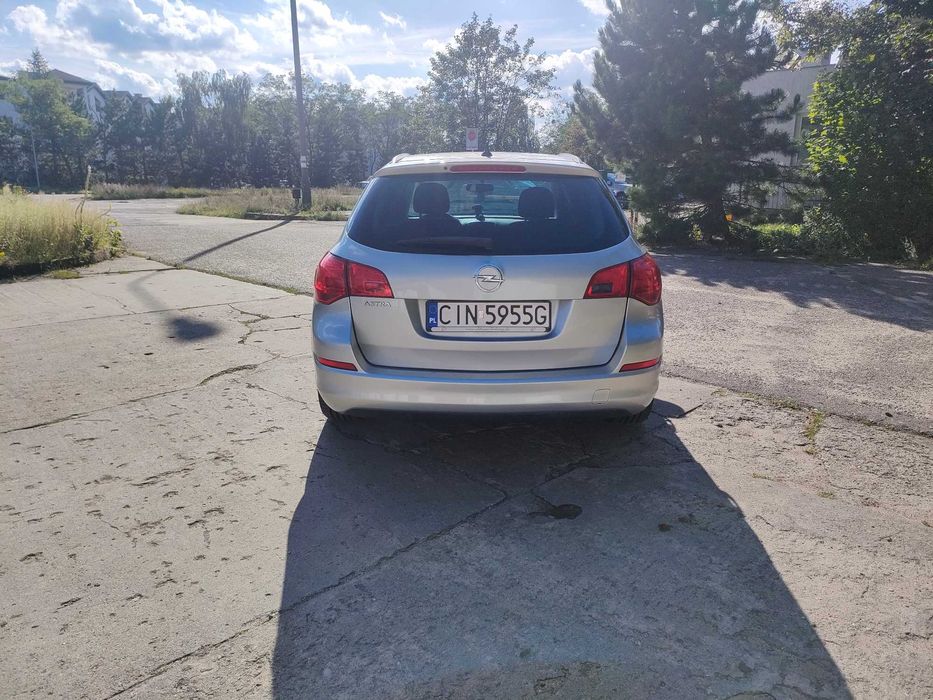 Opel Astra J Sports Tourer Benzyna  LPG/ butla ważna do 2032 85 Kw