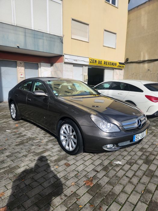 CLS 320 CDI só 150.000 km Nacional como novo com o livro de revisões