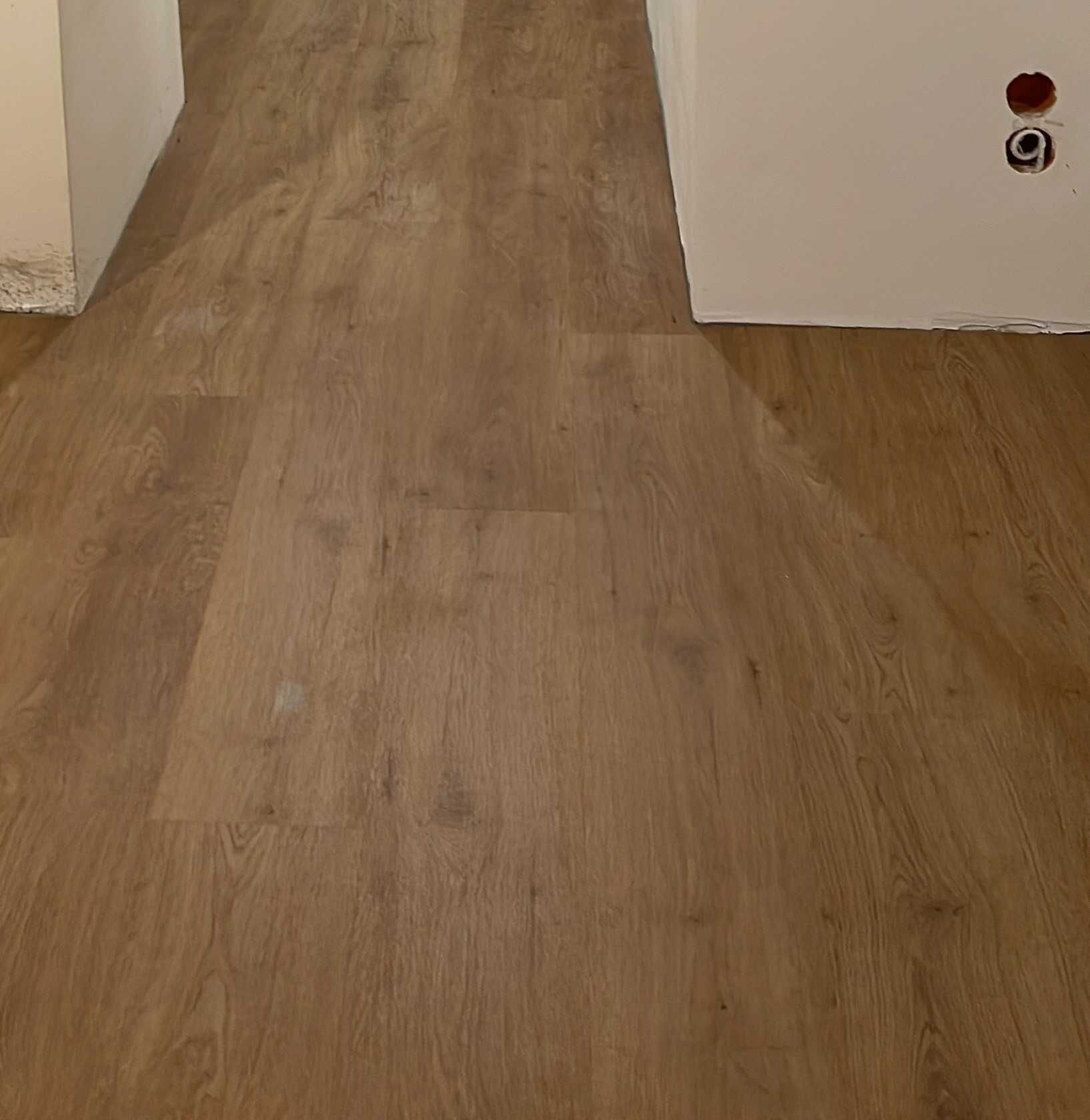 panele winyl LVT MultiContract Venossa dekor MV011, pełna paczka 4 m2