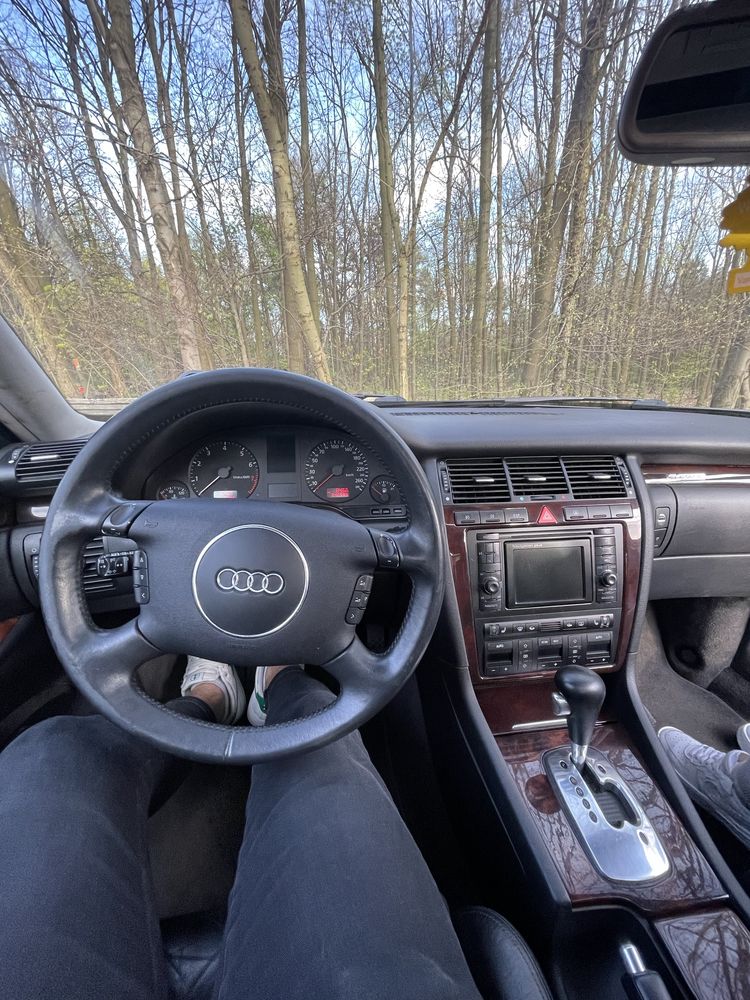 Audi a8d2 4.2 b+g 2002