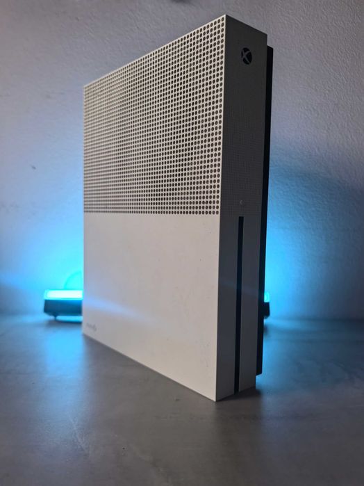 Xbox One S - 512 GB - 1 Pad oraz gra Rayman Legends