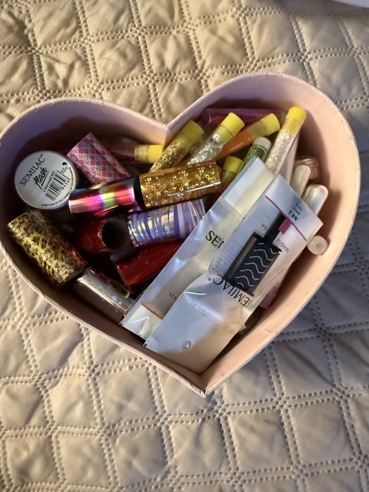 Sprzedam akcesoria do paxnokcji żelowych