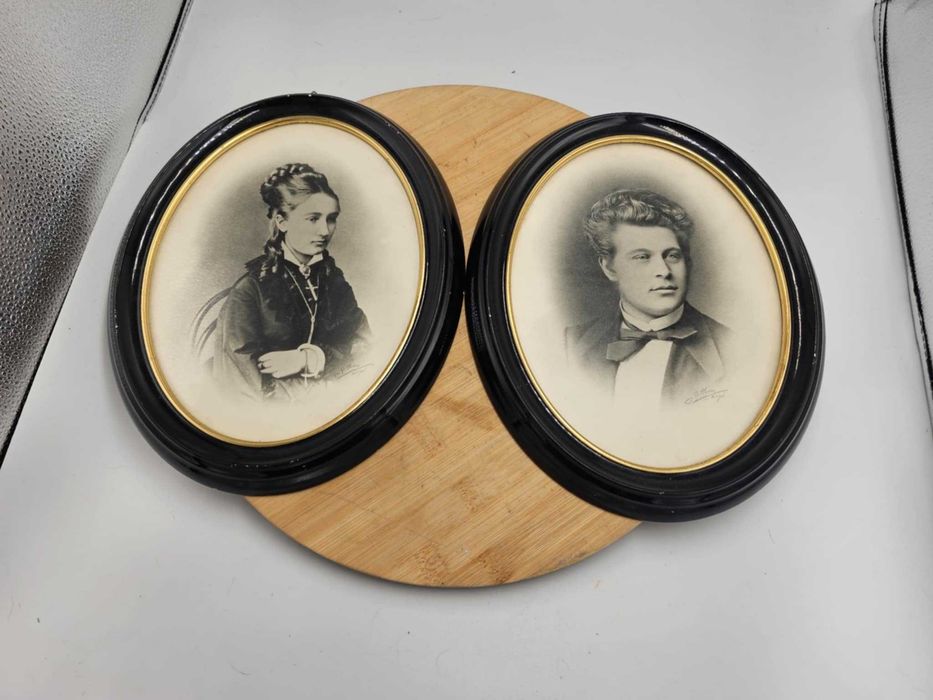 Przedwojenna ramka na zdjęcie,obrazek,w środku portret,cena za 1 szt.