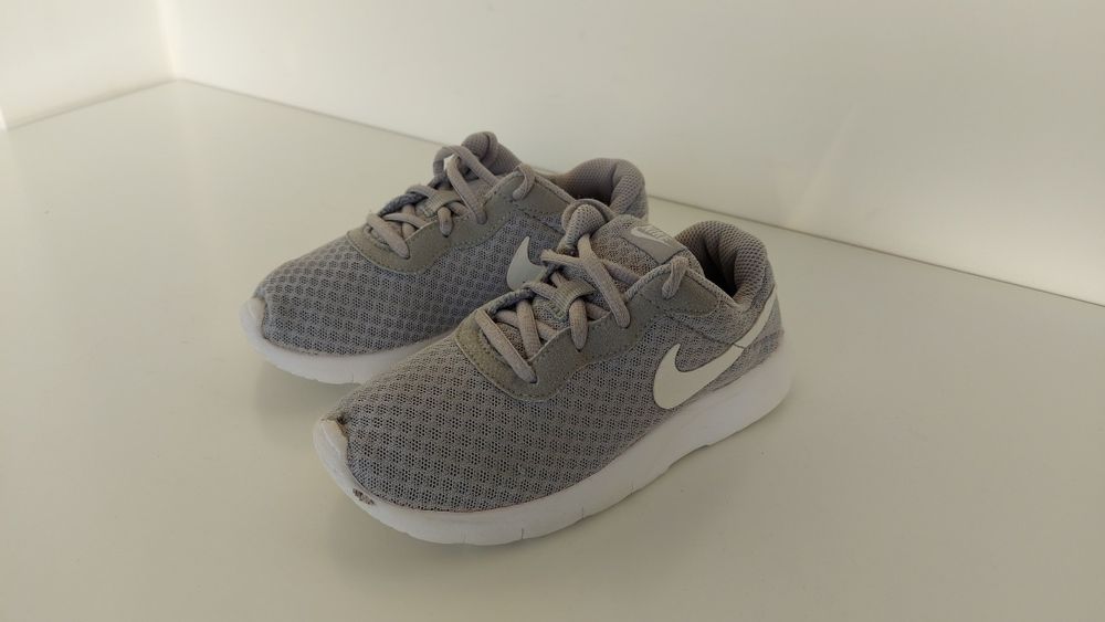 Buty dziecięce Nike Tanjun szare w rozmiarze 31