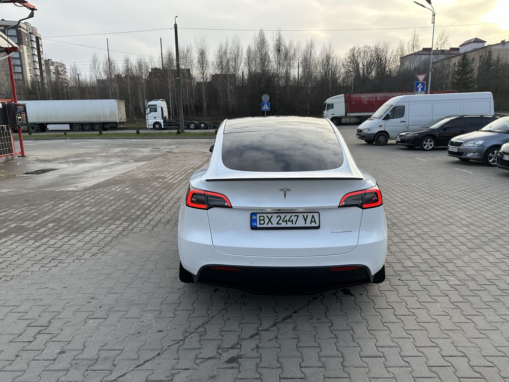 Tesla Model Y Dual Motor Long Range 82 KW