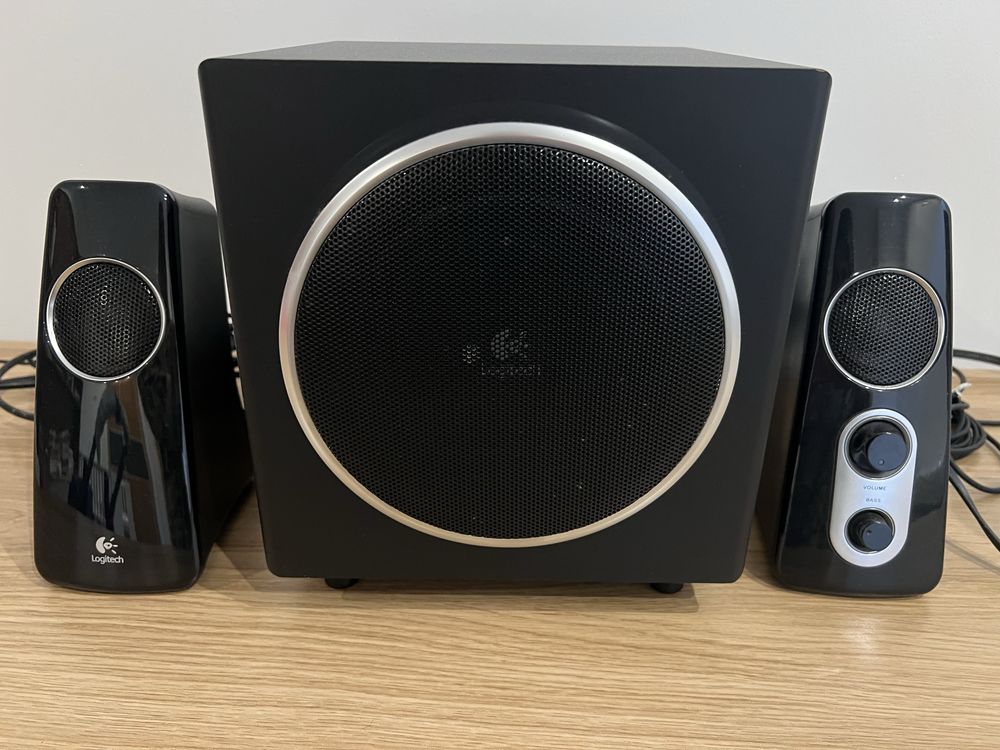 Colunas Logitec com subwoofer