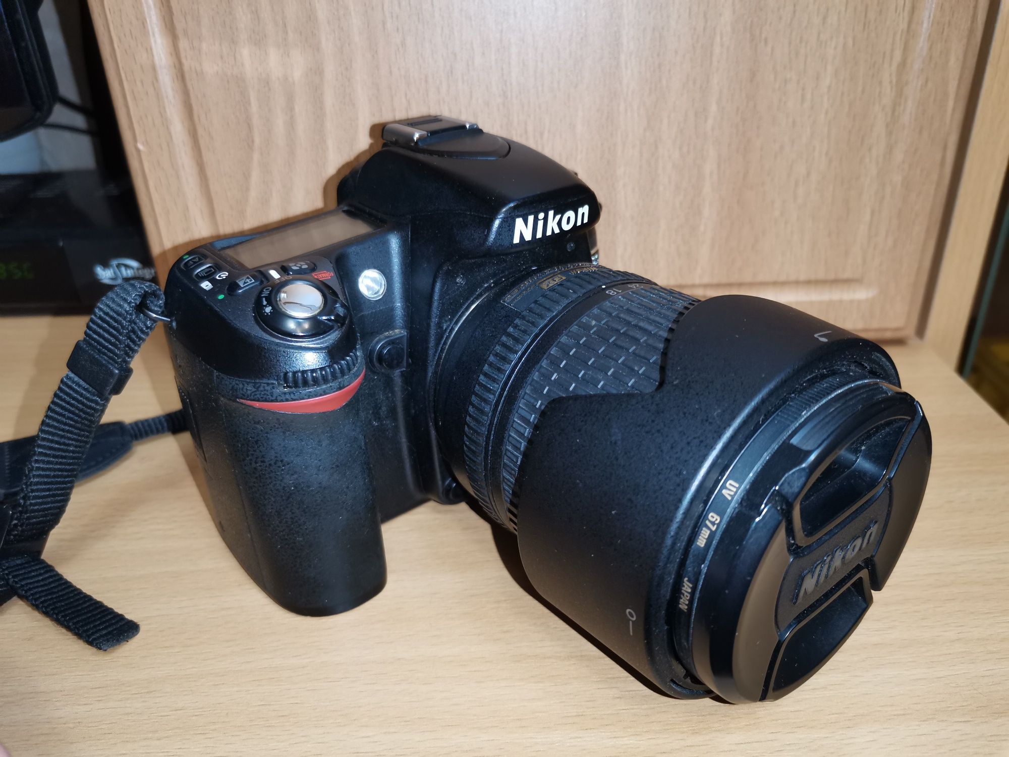 Nikon D80 + AF-S Nikkor 18-135mm