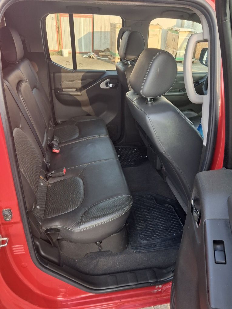 Nissan Navara 2,5 manual CENA NA EXPORT
