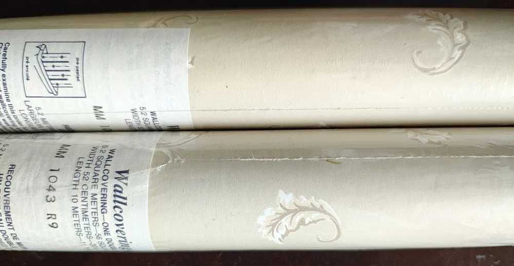 Tapeta Wallcoverings 2 rolki - spokojny motyw liścia na neutralnym tle