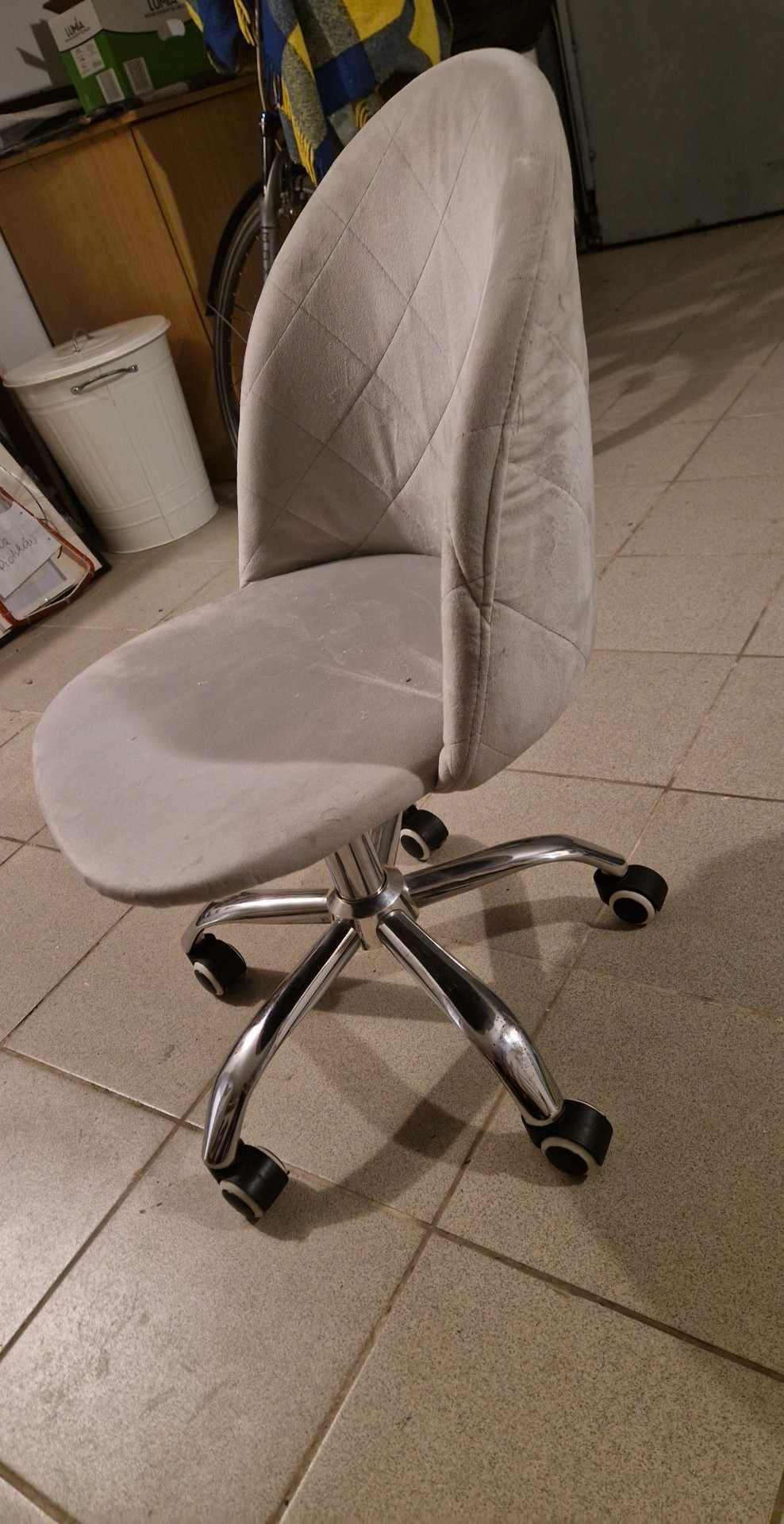 Krzesło na kółkach