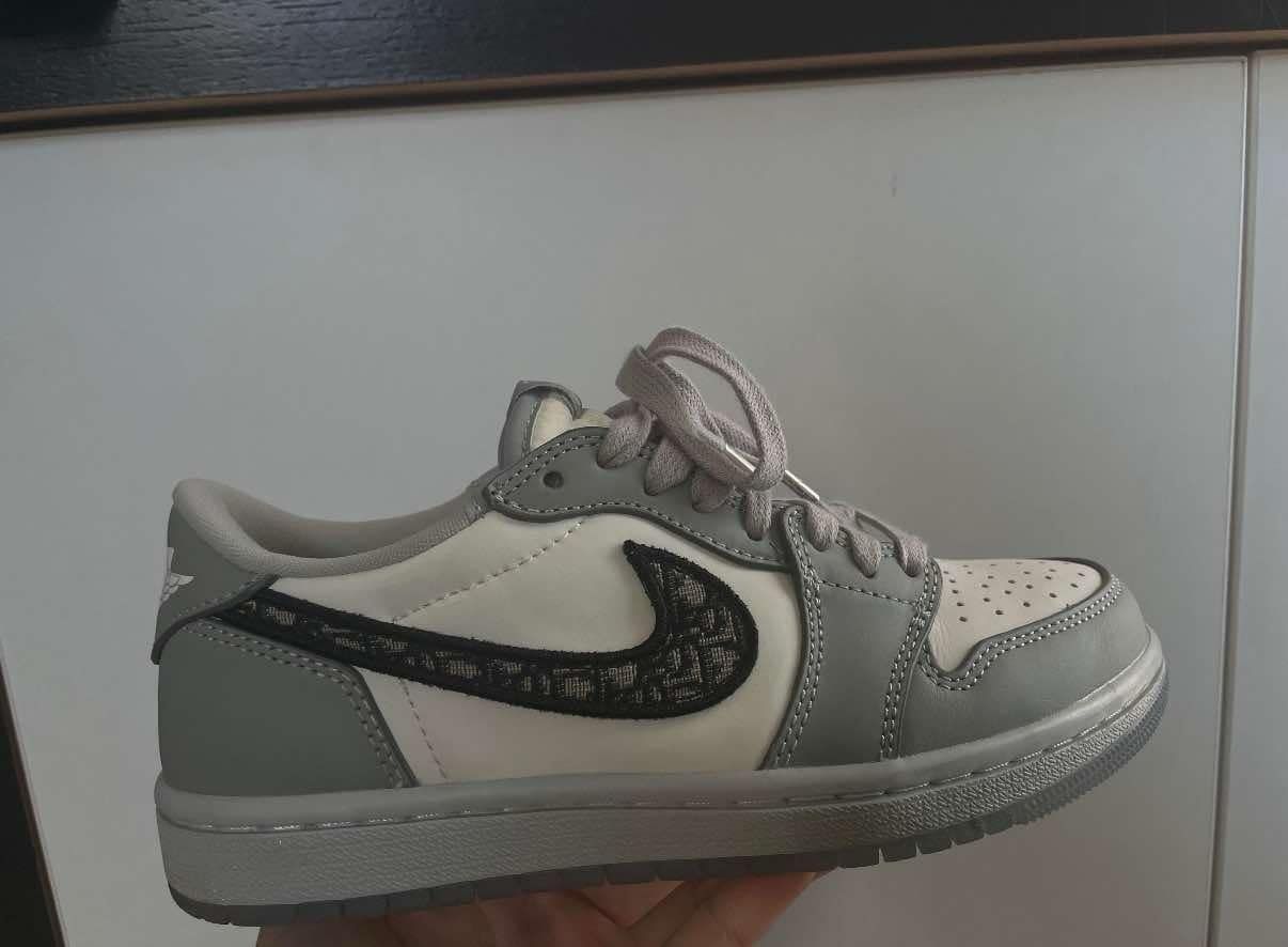 Dior Jordan low.
