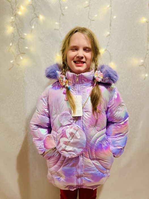Зимова фіолетова куртка з сумочкою для дівчинки.