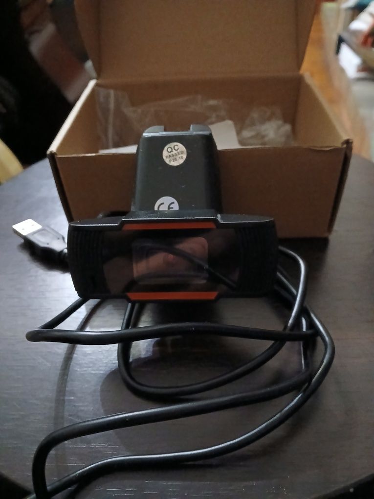 Webcam Full HD 1080p com Microfone Integrado