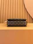 LOUIS VUITTON Pochette Metis
