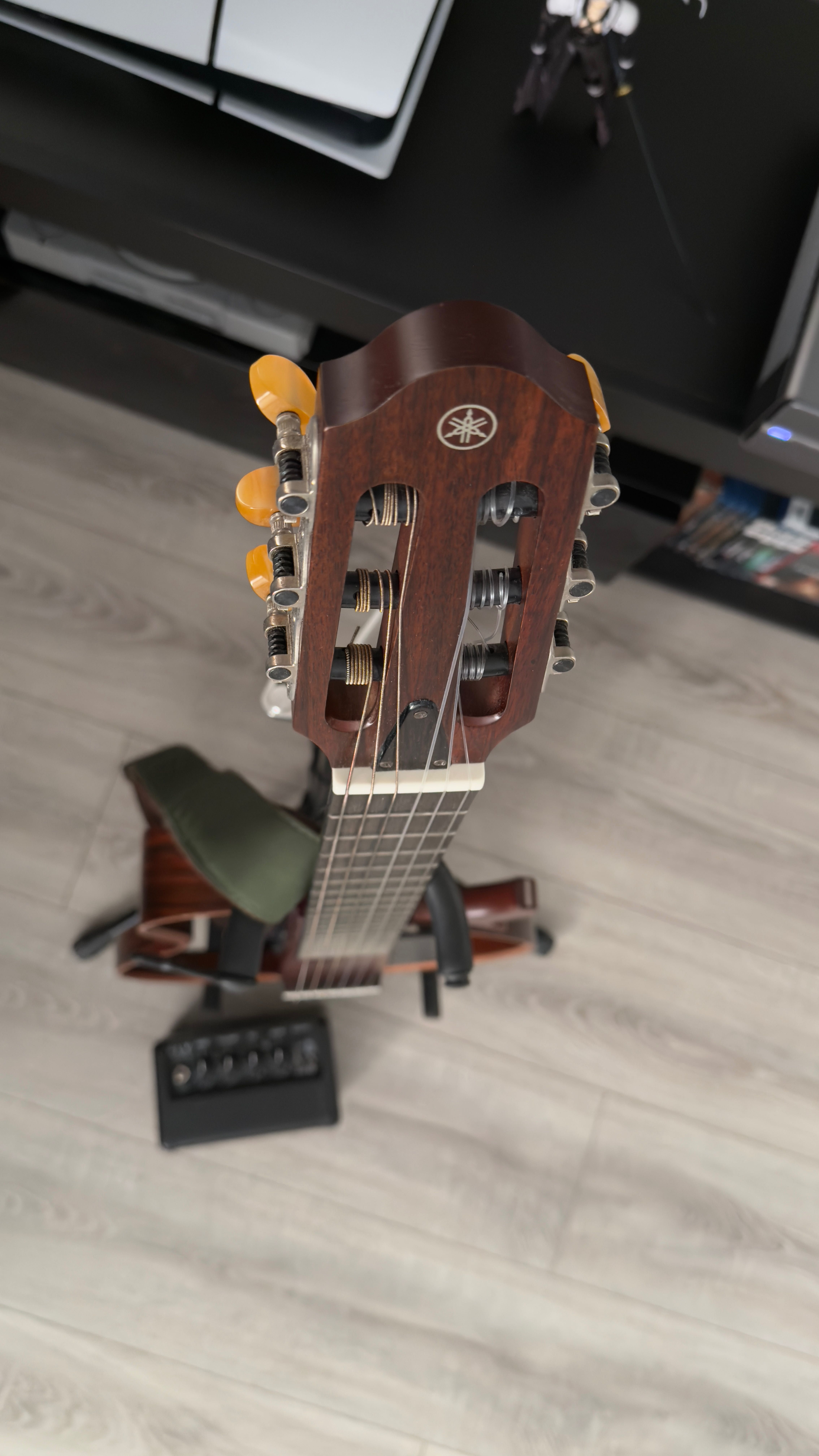 Gitara elektro- klasyczna Yamaha SLG200NT