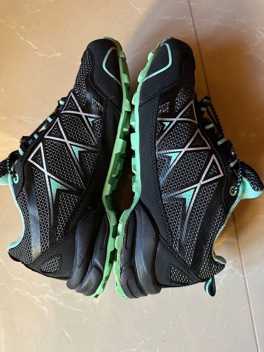 Кросівки  термо 37