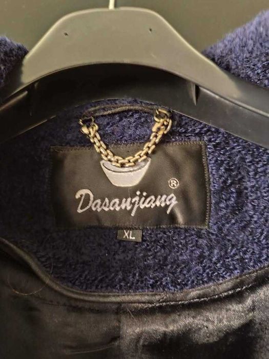 Sobretudo comprido muito quente e elegante.