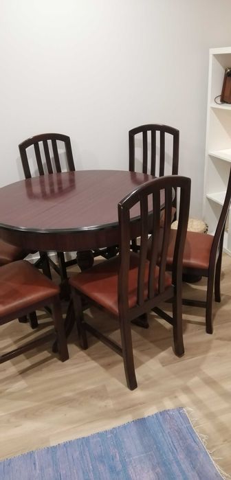 Vendo mesa de sala extensível com 6 cadeiras