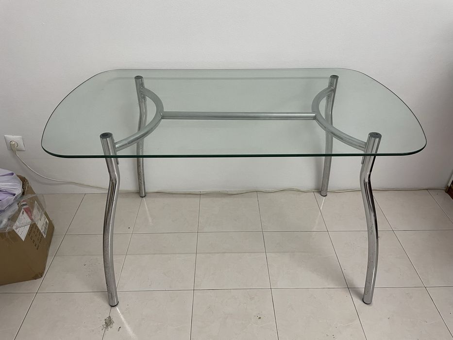 Mesa de Refeição em Vidro
