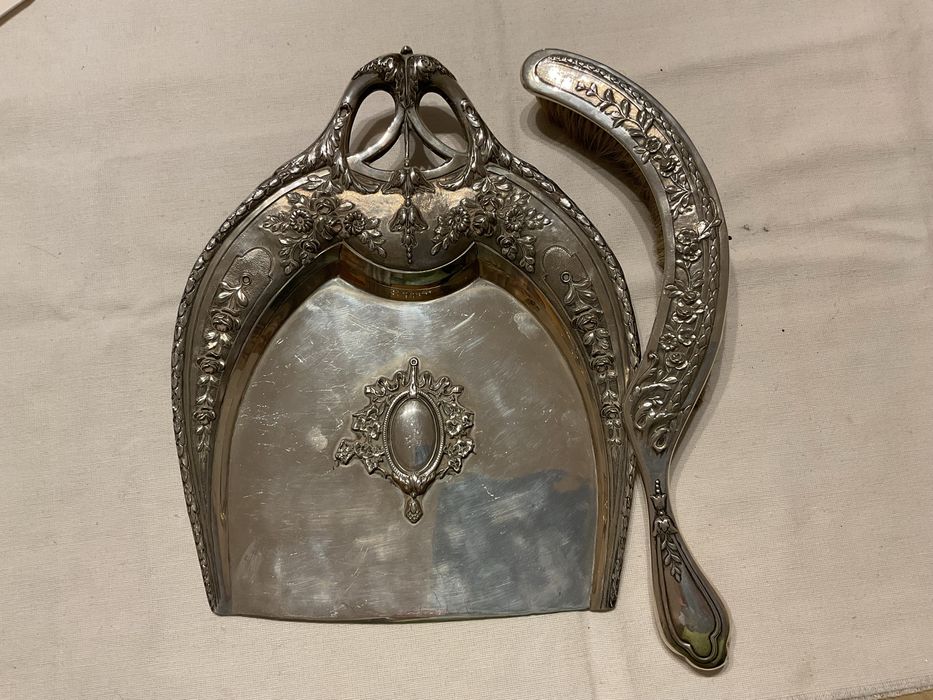 Conjunto de apanha migalhas em prata sec XX