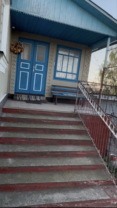 Продам житловий будинок з земельною ділянкою