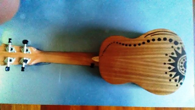 Ukuleles sopranos personalizados