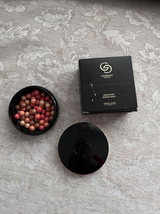 Puder brązujący w perełkach Oriflame Giordani Gold