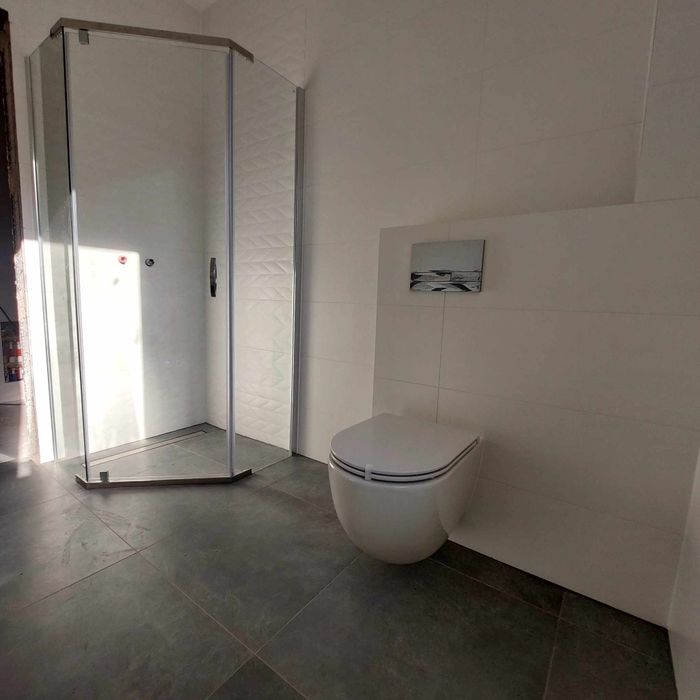 Układanie płytek, glazura, łazienki, gres, hydraulika