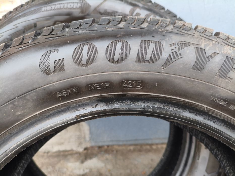 Зимові шини Goodyear 205/60 R16