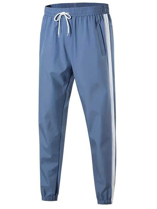 Чоловічий спортивний костюм