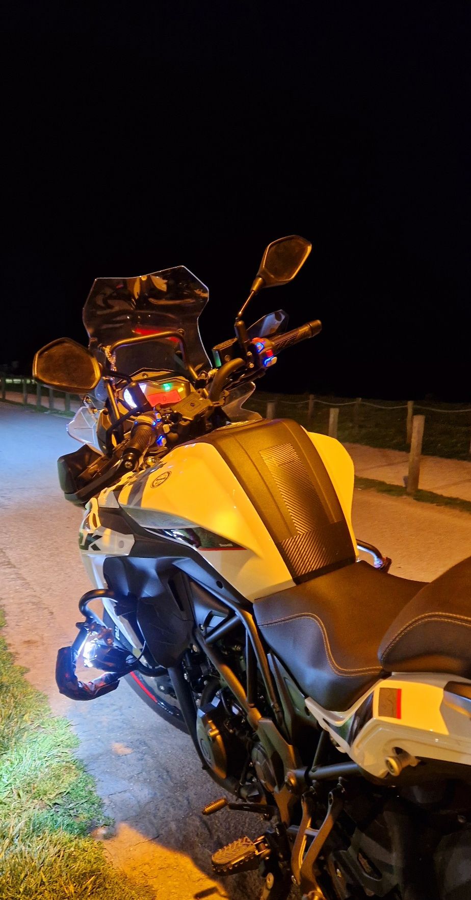 Benneli trk 502 x 2023 novo modelo