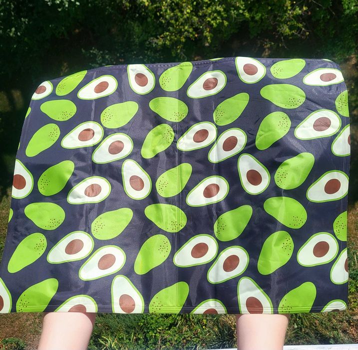 Czarna kolorowa mata chłodząca dla psa i kota w awokado Pepco