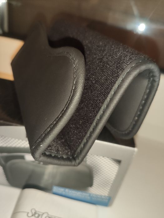 Футляр для окулярів в авто