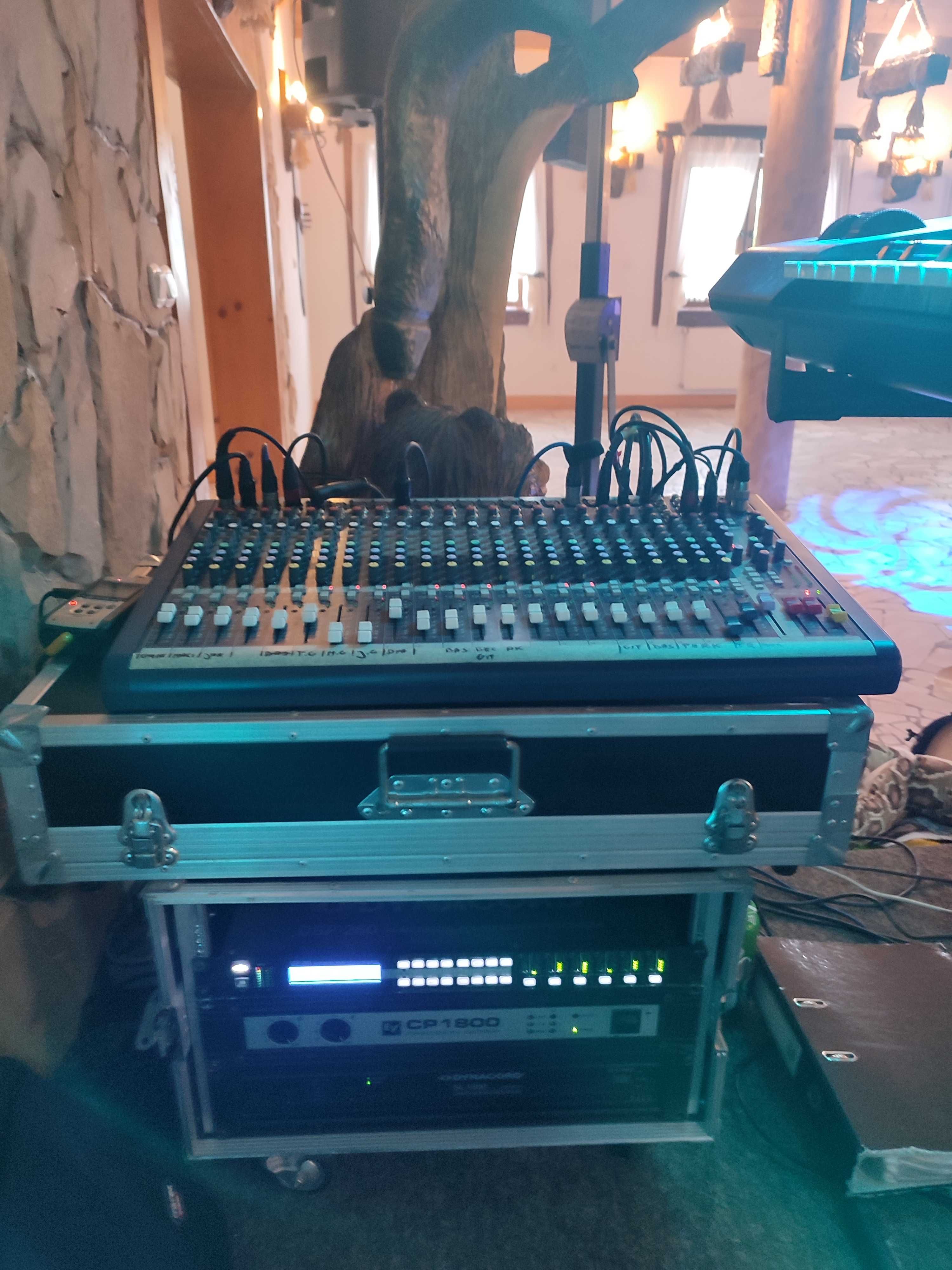 Mixer Soundcraft MFX + case