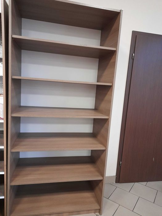 Meble drewniane, regał z półkami brąz dobra cena kilka sztuk