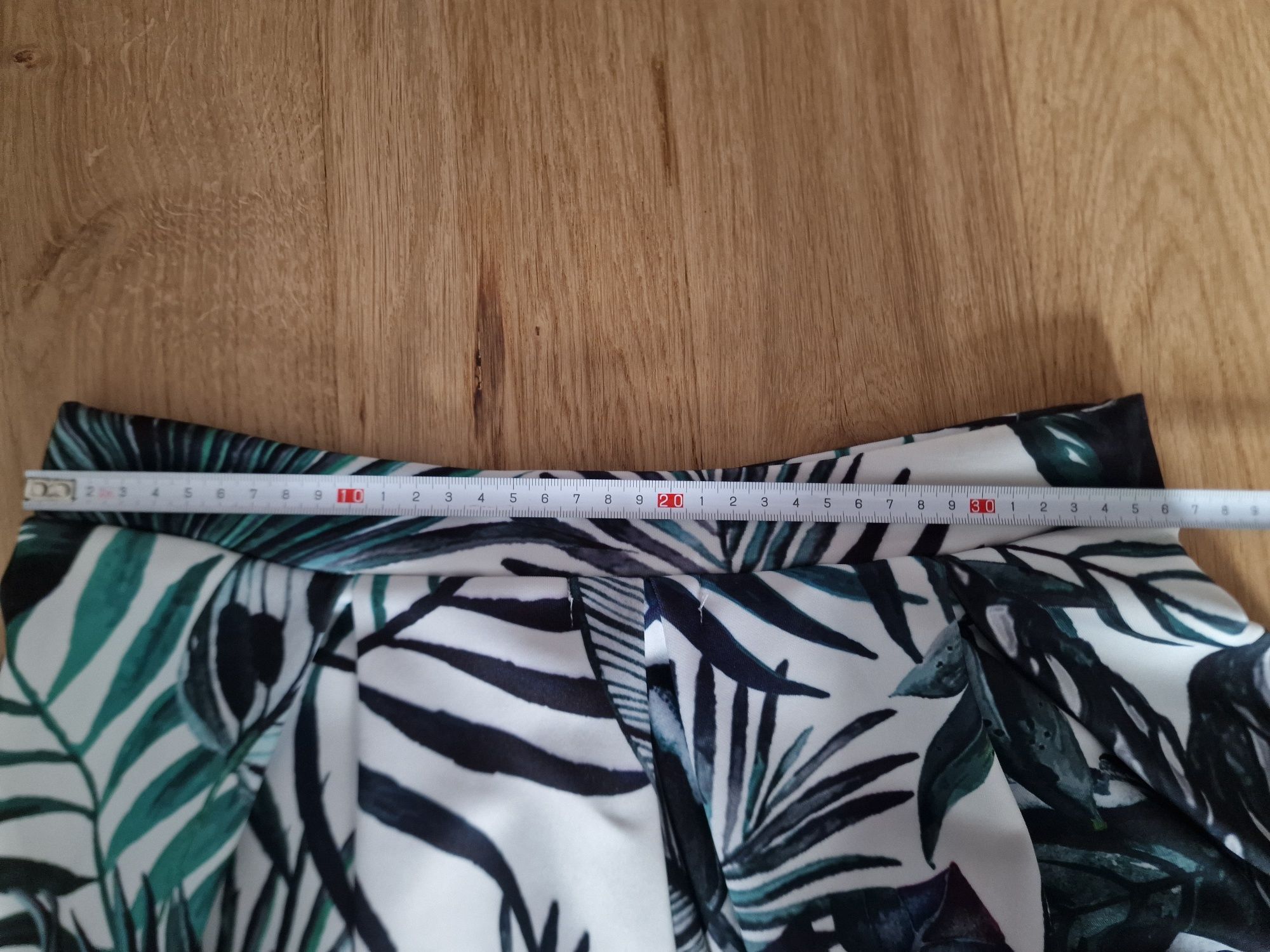 Spódnica midi Boohoo 38 40 kwiaty