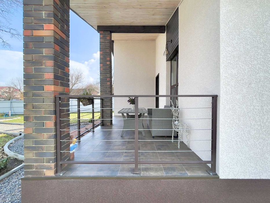 Продам стильный новый дом на  Роменской.