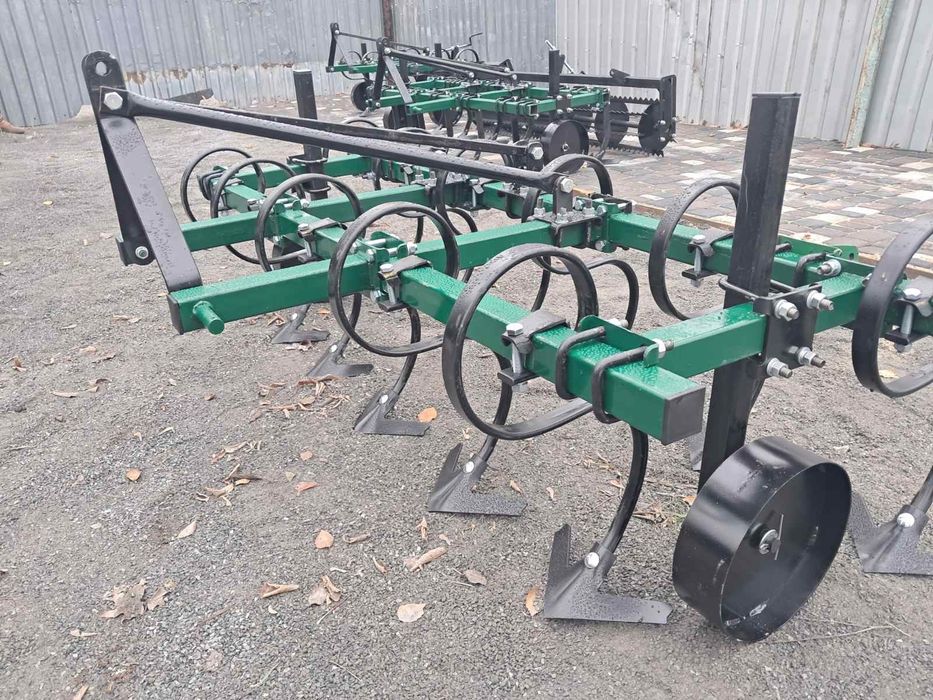 Продам культиватор пружинний 1.8м Європак до мінітрактора.