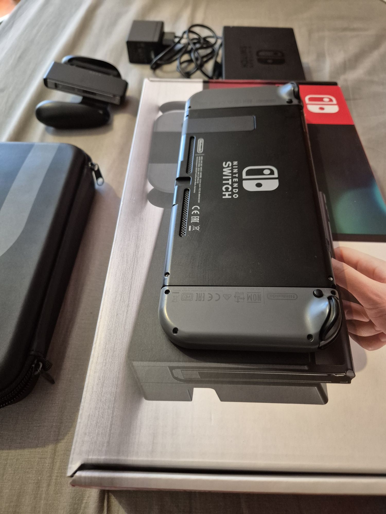 Nintendo Switch Desbloqueada + Acessórios