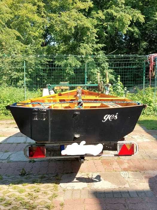 stylowa łódź żaglowa