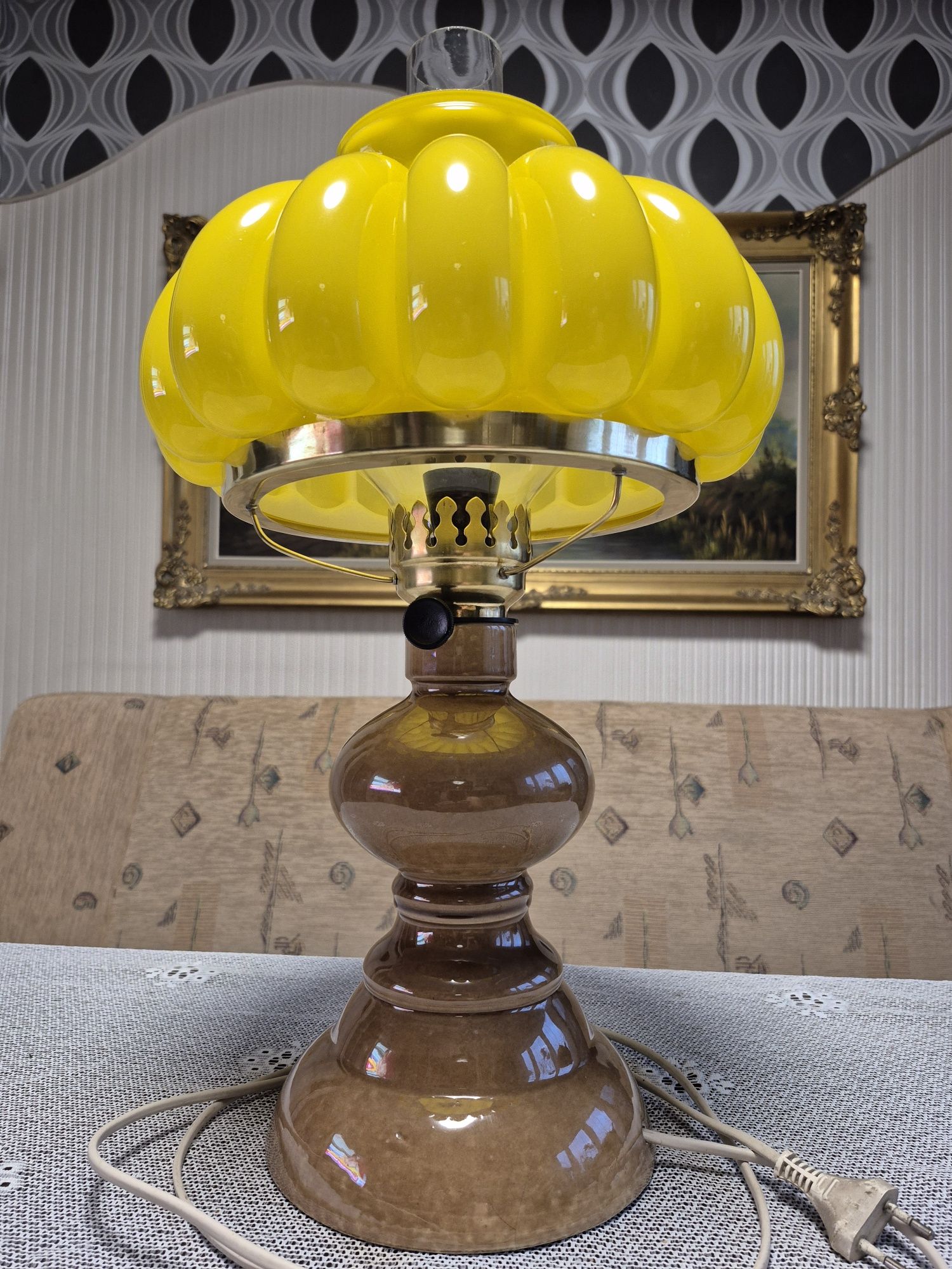 Orginalna lampa porcelanowa  Art Deco Polskiej produkcji z 1978r