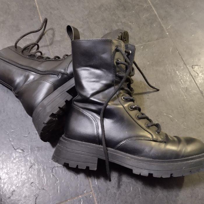 Botas militares pretas da Pull & Bear