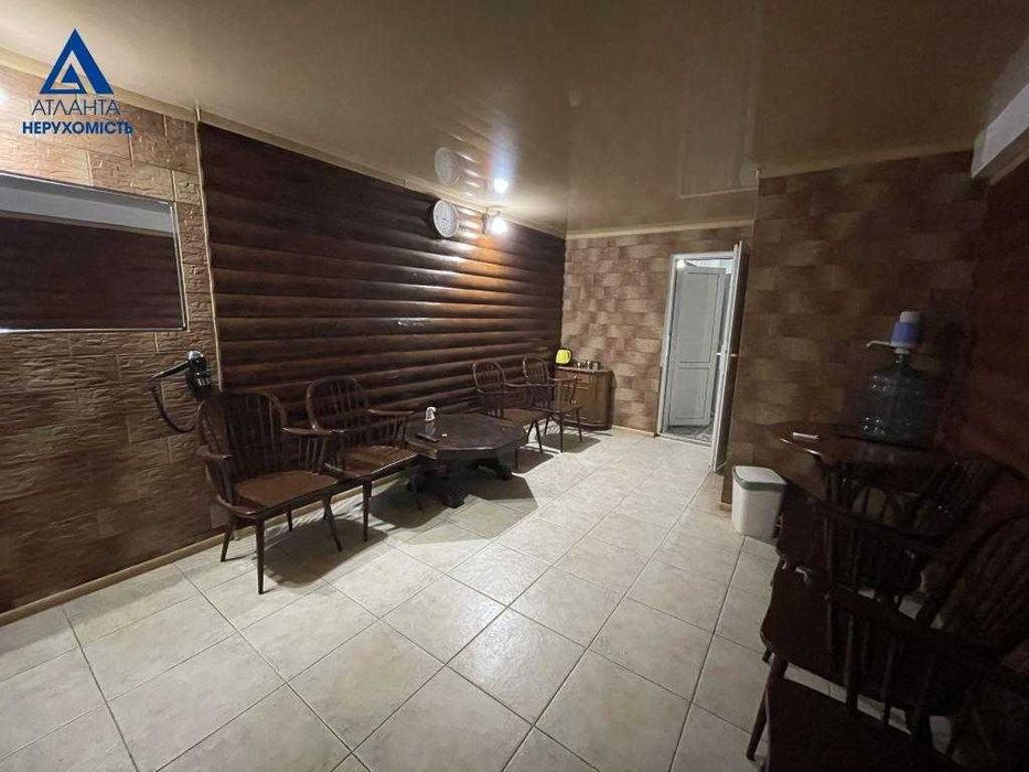 Продаж  комерційного приміщення по  пр. Відродження