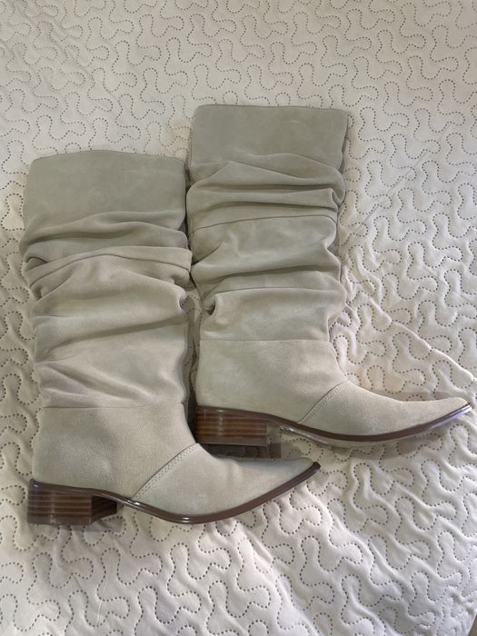 Замшеві чоботи