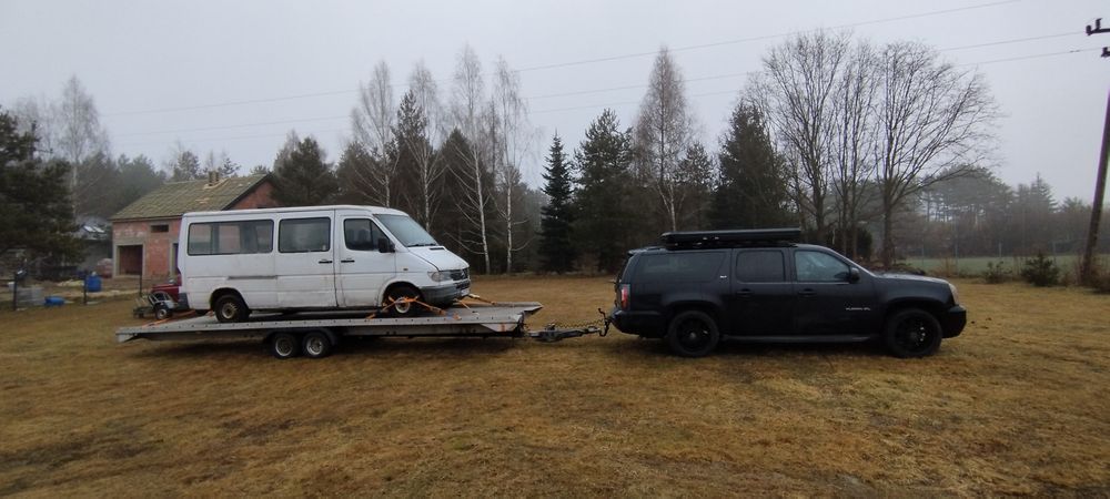 laweta transport holowanie BUS SUV do 2.7t 9m przyczepa usługi 7 osób