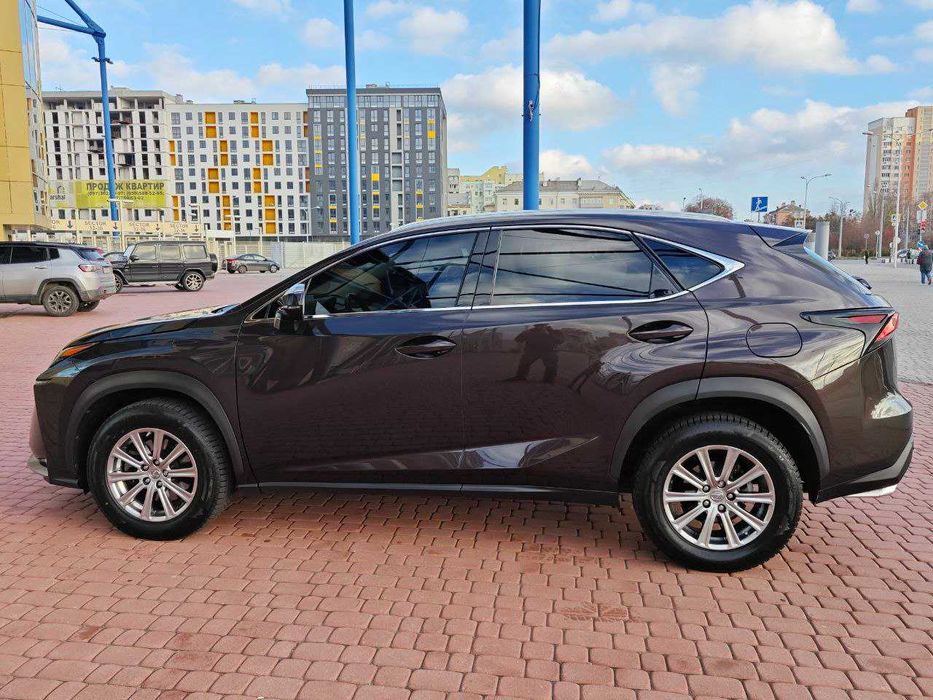 Продам Lexus NX 200t