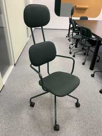 tapicerowane krzesła konferencyjne MDD na kółkach