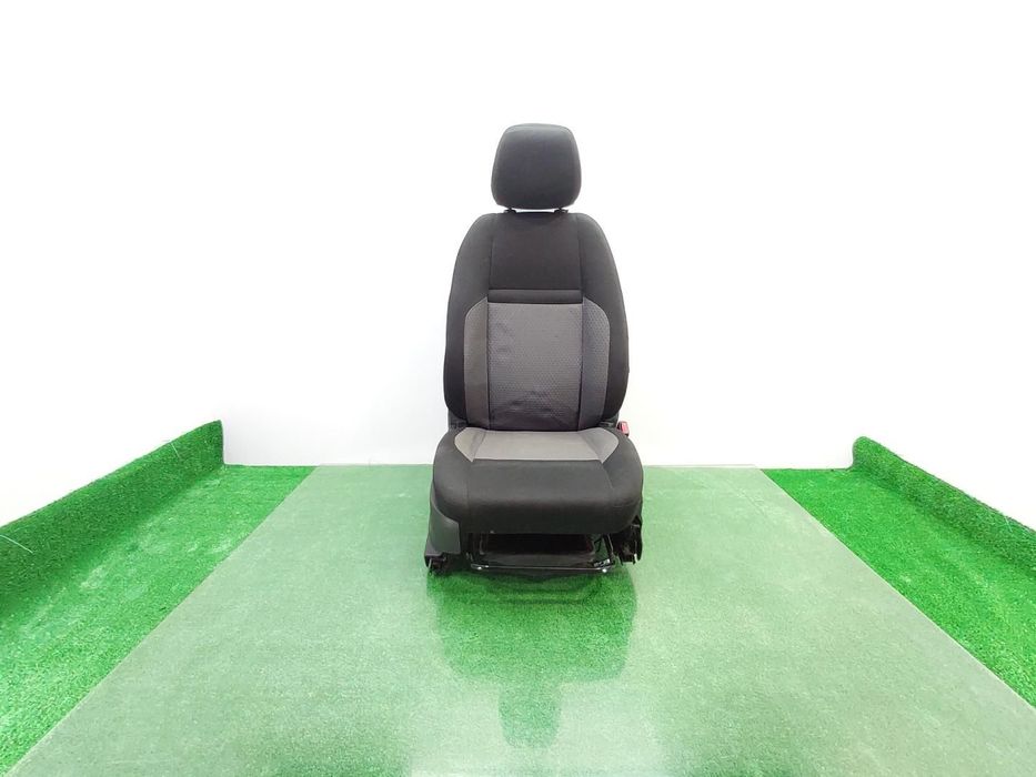 BANCO FRENTE DIREITO TATA SIN DEFINIR