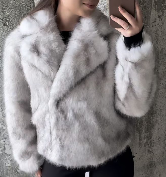 Шубка з еко хутра сіра