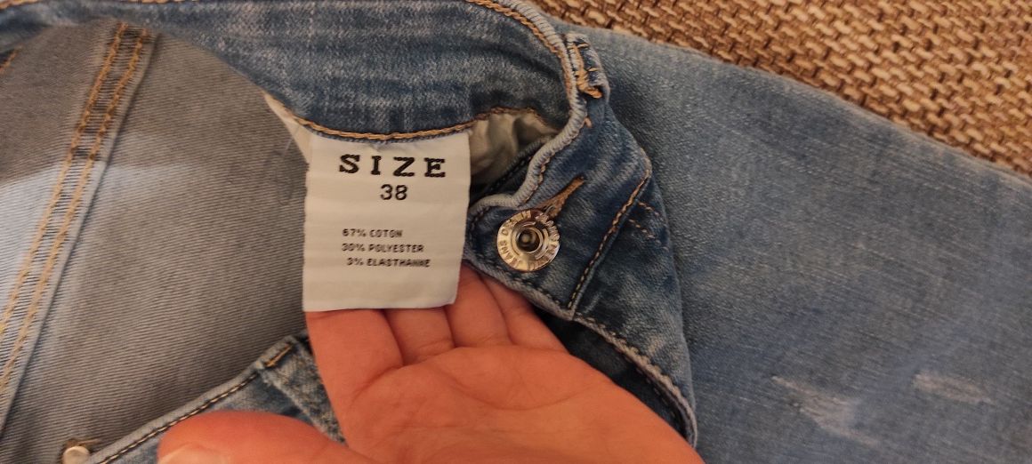 Spodnie jeans  rozmiar 38